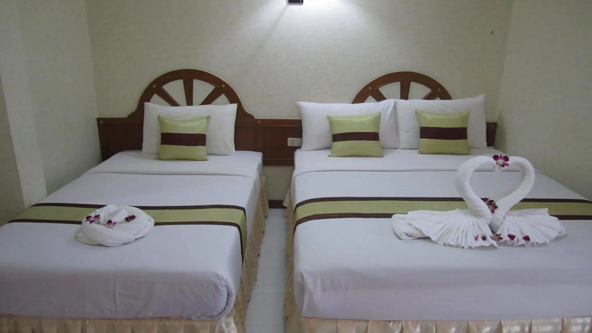 Natacha Hotel Phi Phi Adaları