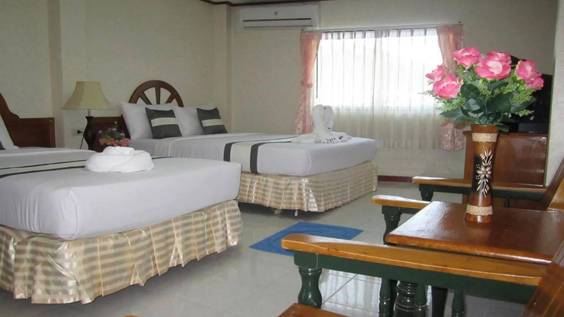 Natacha Hotel Phi Phi Adaları